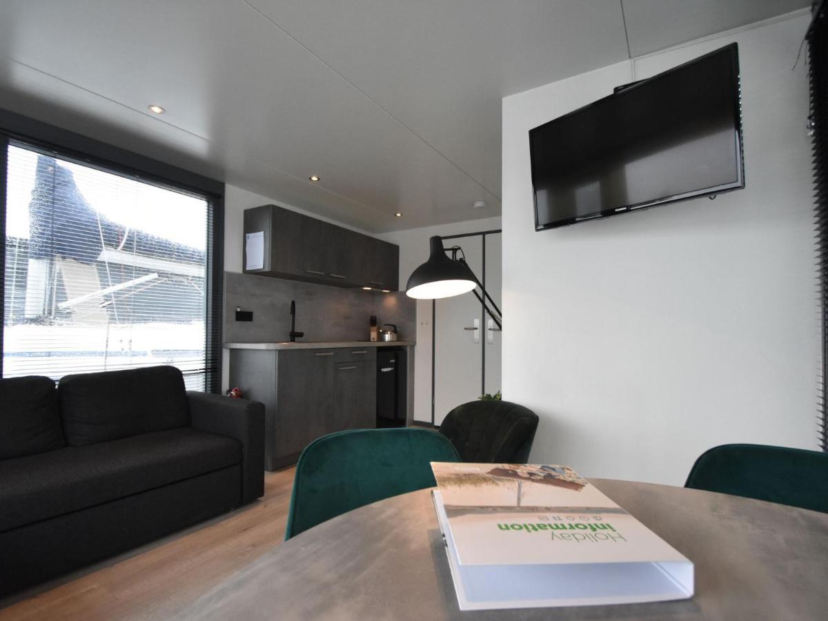 Hotel Beautiful Houseboat In The Harbour Of Volendam Near Centre Exterior foto