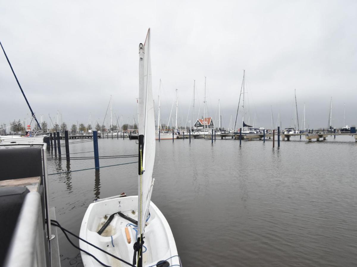 Hotel Beautiful Houseboat In The Harbour Of Volendam Near Centre Exterior foto