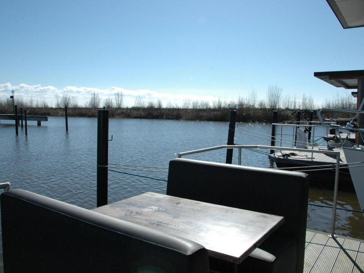 Hotel Beautiful Houseboat In The Harbour Of Volendam Near Centre Exterior foto